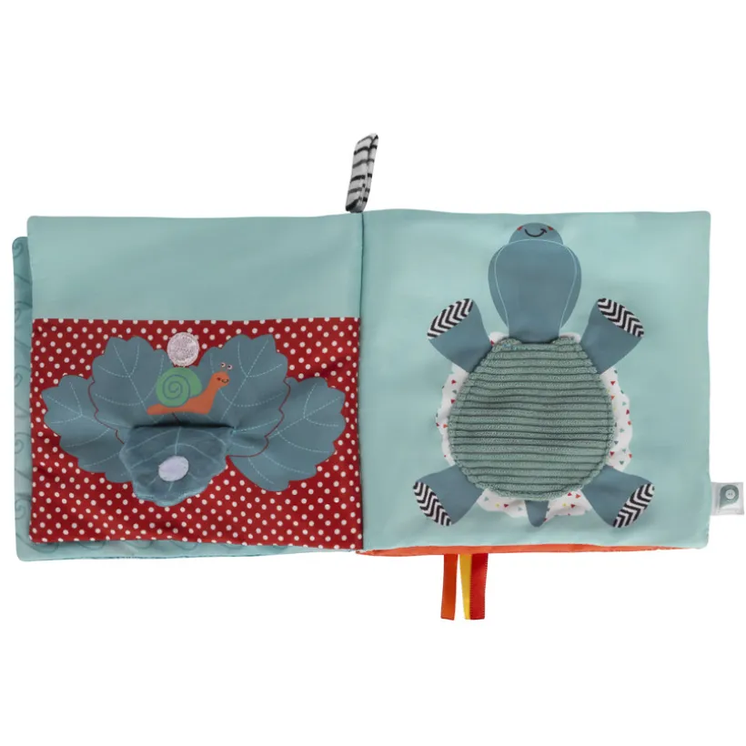 Activiteitenboek en stoffen speelgoed Sacha de schildpad