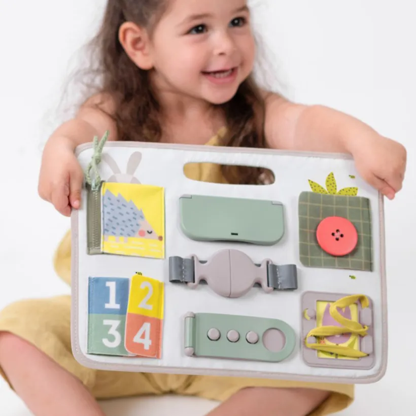 Activiteitenbord Taf Toys met 10 leuke activiteiten voor baby's