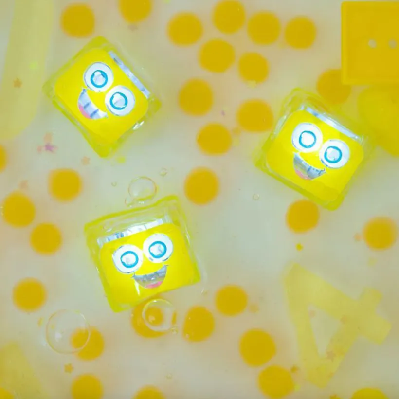 Badspeelgoed 4 lichtgevende blokjes in het water 3jaar+ Alex Yellow