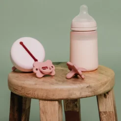 Biberon en silicone Colour Essence 240 ml rose clair