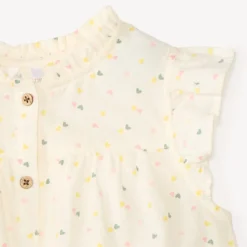 Bloes met ruches en hartjesprint voor babymeisjes