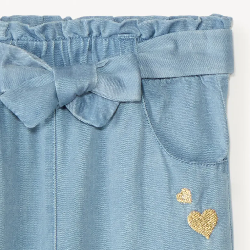Broek met geborduurde hartjes en strikriem voor meisjesbaby