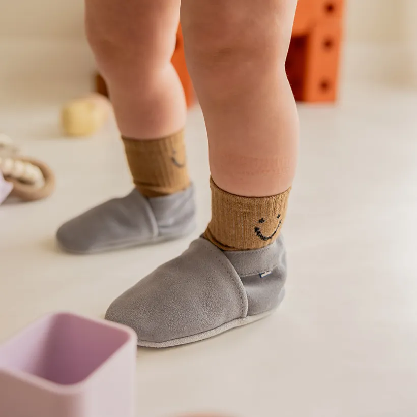 Chaussons souples 3-6M en suède Babysoft sky