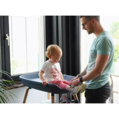Commode Balneo Shady Grey met strak design en stevige houten poten