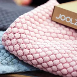 Deken Essentials Honeycomb - Roze