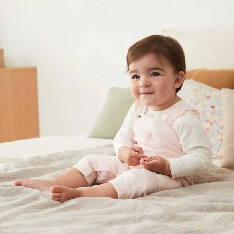 2-delig set met geborduurde tuinbroek voor babymeisje