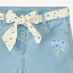 Denim short met fruitborduursel + strikceintuur voor babymeisjes