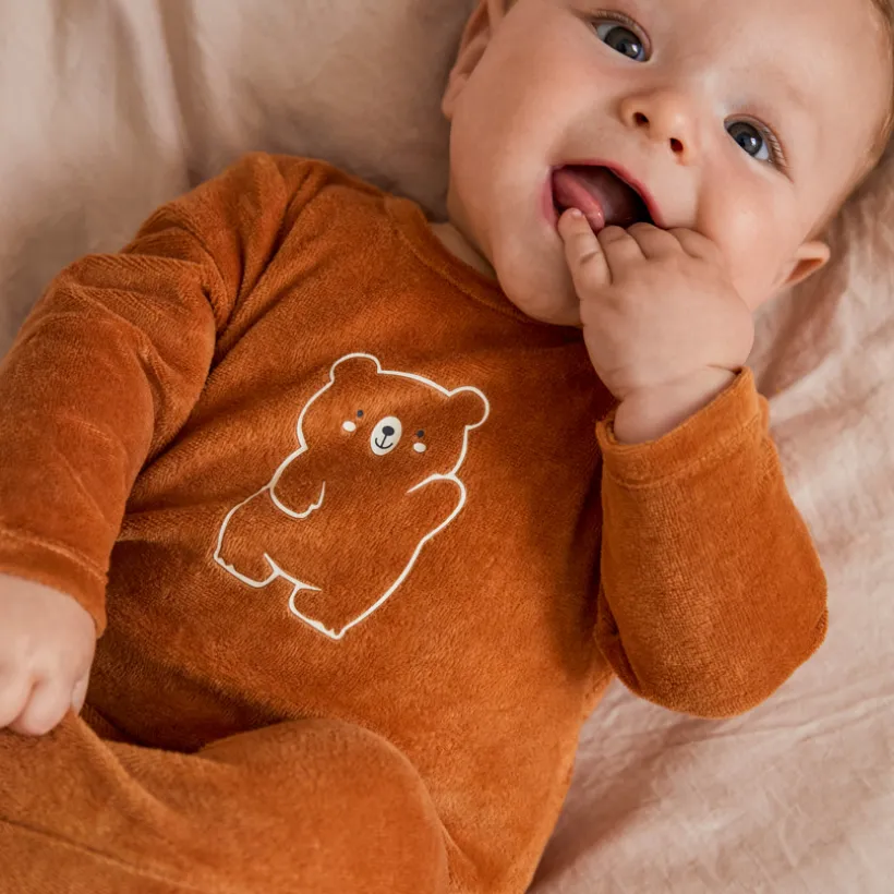 Dors-bien voor babyjongens in schattige fluwelen print.