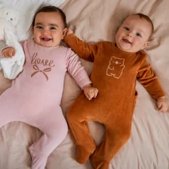 Dors-bien voor babymeisjes in schattige veloursprint