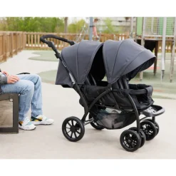 Dubbele kinderwagen voor kinderen van vergelijkbare leeftijd zwart