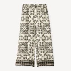 Flatterende, losjes zittende, bedrukte broek meisjes.