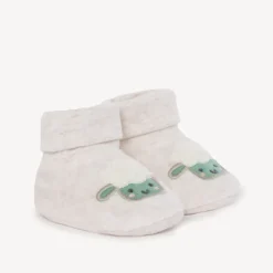 Fluwelen pantoffels met geborduurd schaapje voor baby