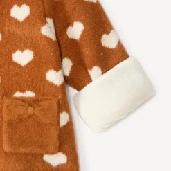 Gebreide vest voor babymeisjes met hartmotief