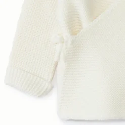Gebreid schuimsteekvestje effen voor babymeisje