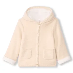 Gebreid vestje met kap en hartborduursel voor babymeisje