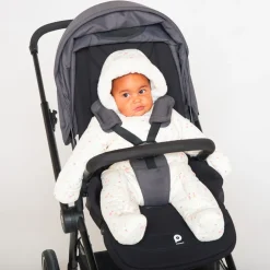 Gewatteerd pilotenpak met bloemenprint voor babymeisje met verschillende afwerkingen per leeftijdsperiode