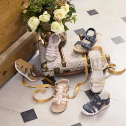 Gouden en glinsterende sandalen meisjes