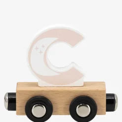 Houten letter C met magneten voor kleurrijke trein decoratie