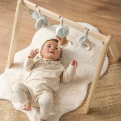 Houten speelboog met 3 speeltjes Loulou
