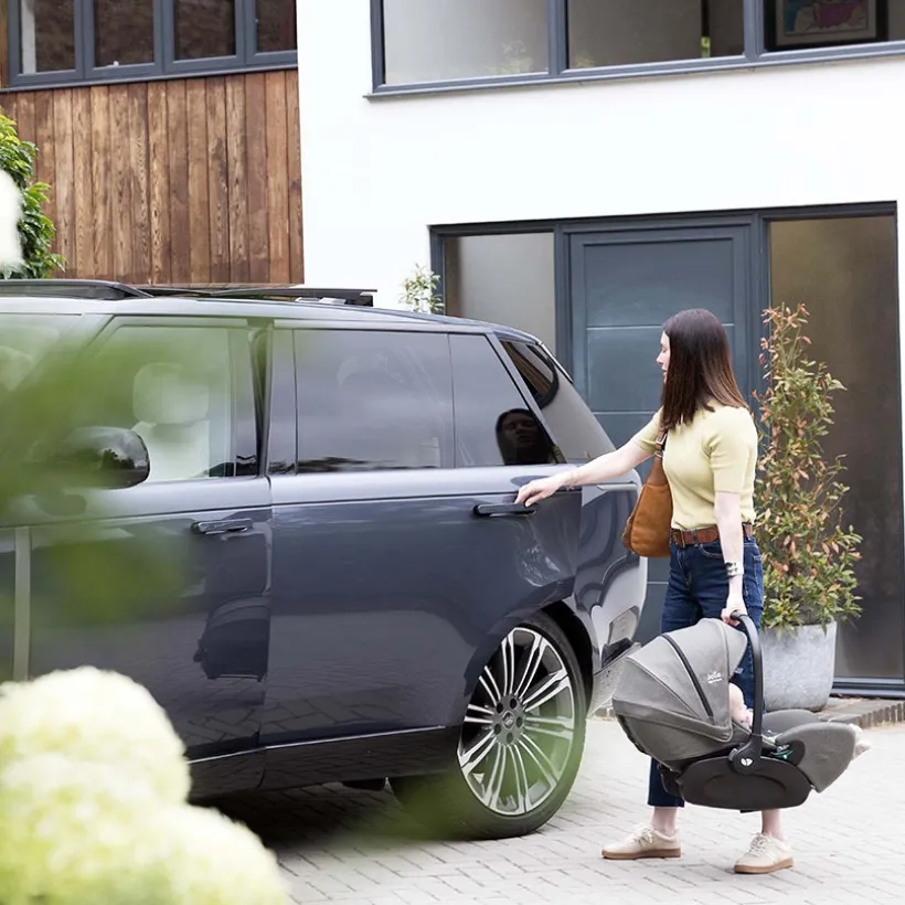 i-Size-autostoel Baby i-Level Pro Ebony met achterwaartse installatie en zacht inlegkussen