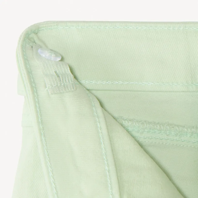 Jeanshort met geborduurde details en strikceintuur meisjes