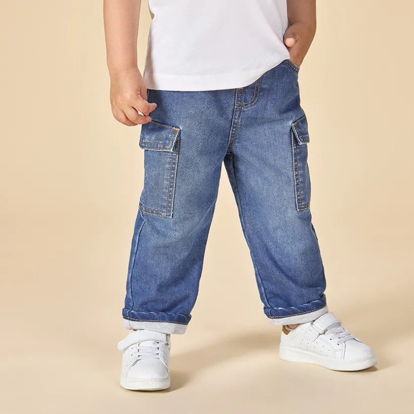 Jeans in denim met jersey voering en cargo-effect voor baby jongen