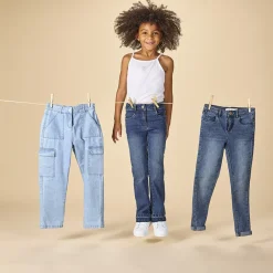 Jeans in denim met uitlopende pasvorm meisjes