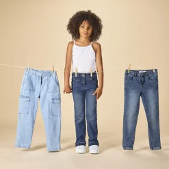 Jeans in denim met uitlopende pasvorm meisjes