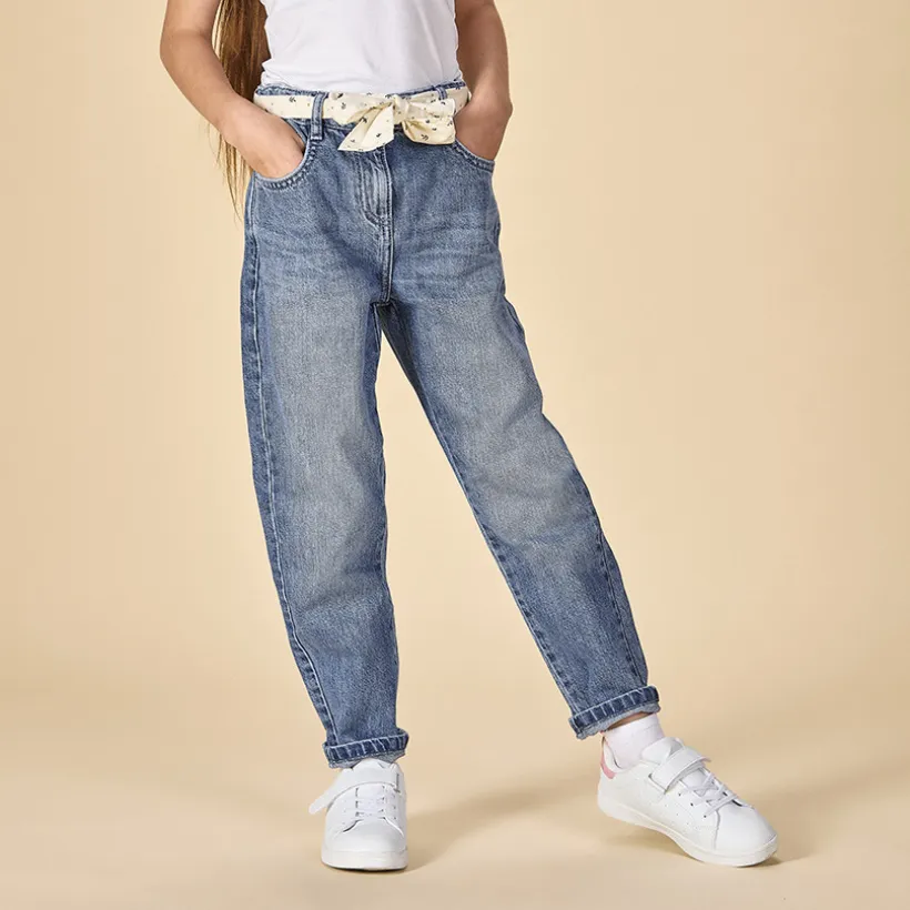 Jeans in denim momfit met elastische taille en fantasiehalsdoekje meisjes
