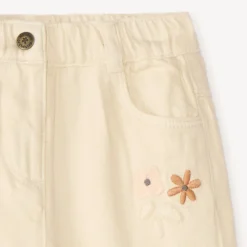 Jeans met geborduurde bloemen voor babymeisjes
