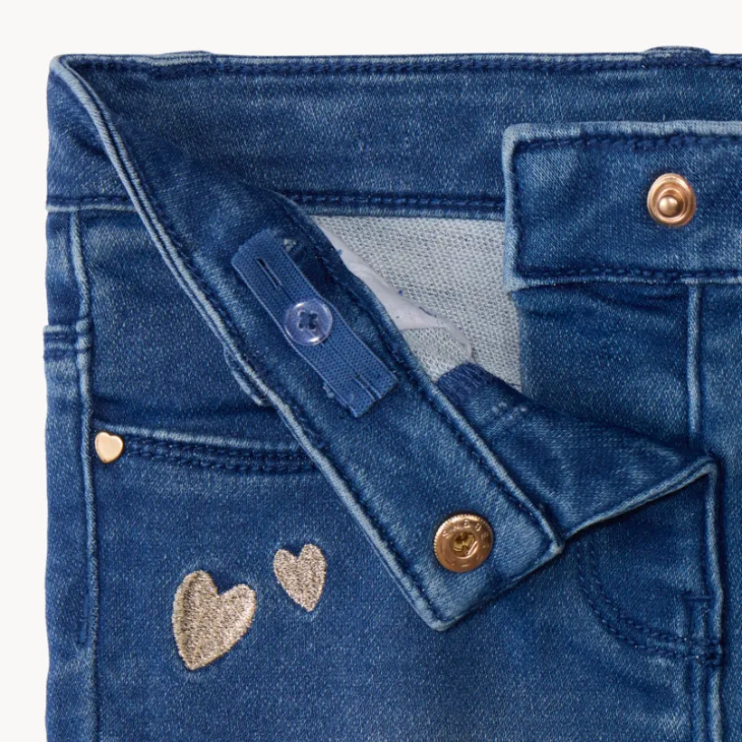 Jeans slim met gouden hartborduursels voor babymeisje