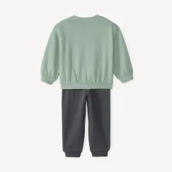Joggingset voor babyjongens met geborduurde teddybeer.
