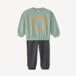 Joggingset voor babyjongens met geborduurde teddybeer.