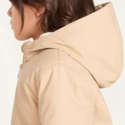 Jongens parka van rubber, gevoerd met microfleece en met capuchon.