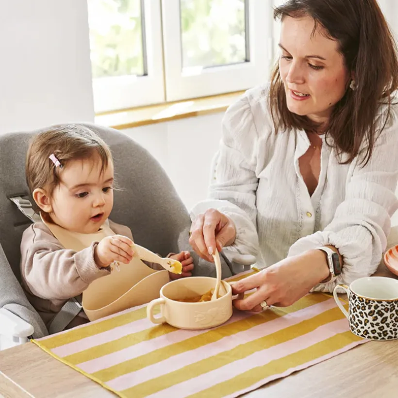 Kinderservies + slabbetje Mini Roar 4M+