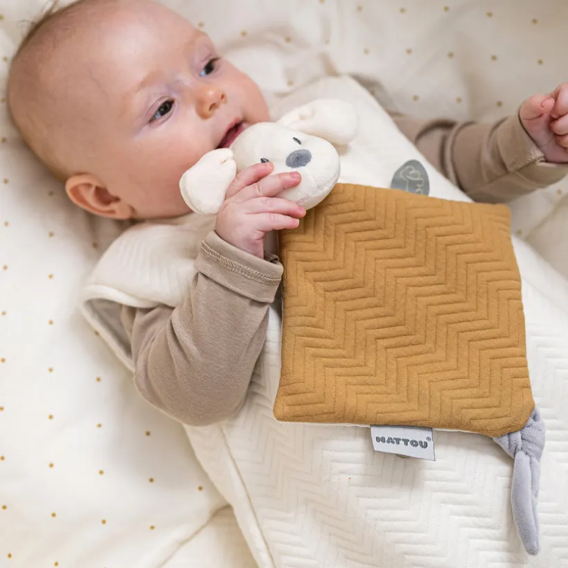 knuffeldoekje hond Charlie in jacquard – caramel