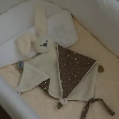 Knuffeldoekje maxi konijn Lapidou écru met fosforescerend patroon