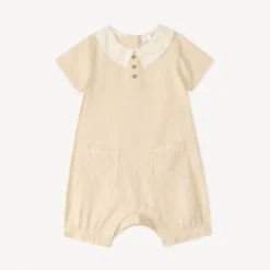 Korte linnen rompert met Claudine-kraag voor jongensbaby's