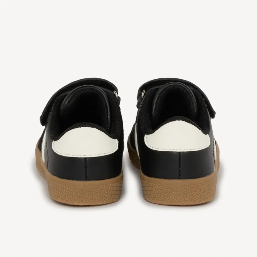 Lage sneakers met contrasterende zool jongens
