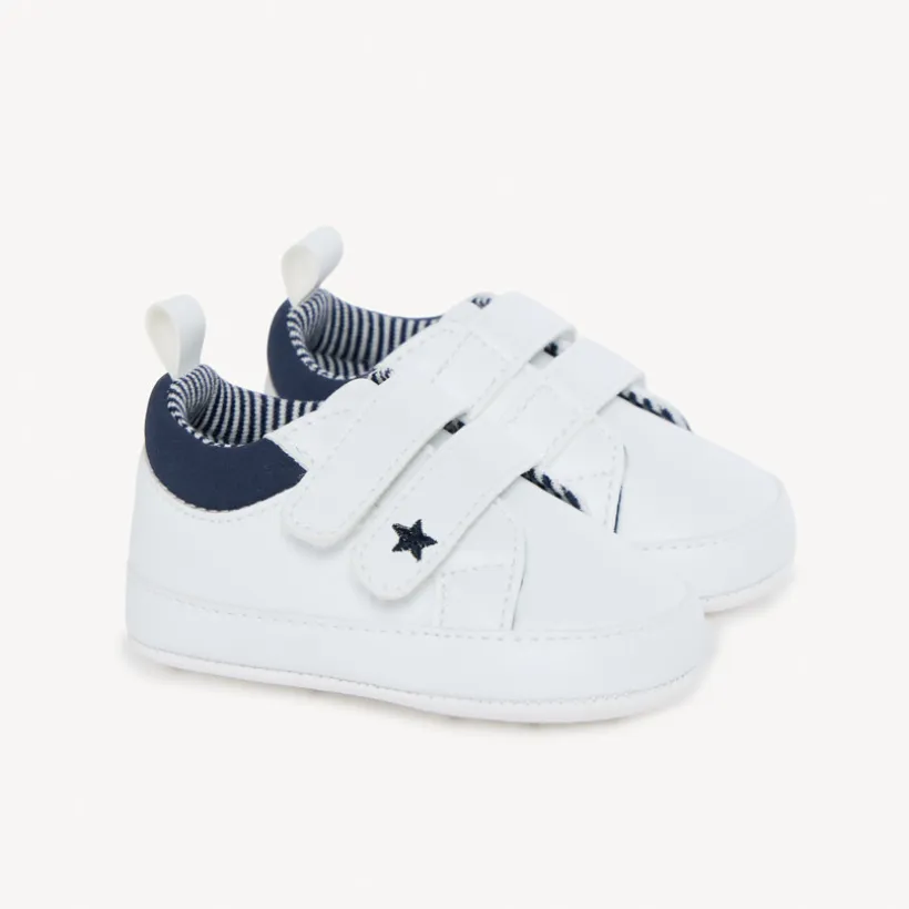 Lage sneakers met klittenband en gestreepte voering voor babyjongen