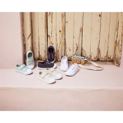 Lage sneakers van stof met elastische veters en klittenband voor baby jongen