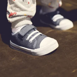 Lage sneakers van stof met elastische veters en klittenband jongens