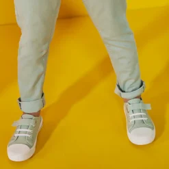 Lage sneakers van stof met elastische veters en klittenband jongens