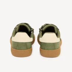 Lage sneakers voor jongens met suède-effect, veters en rits.