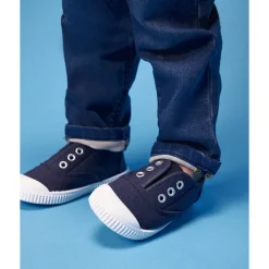 Lage tennis van stof met elastische tong en oogjes voor baby