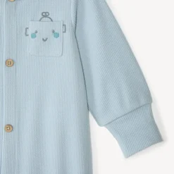 Langdurige jongensbabykleding in geribbelde stof met robotborduurwerk