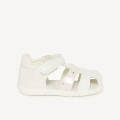 Leren sandalen met klein hartjespatroon voor babymeisjes
