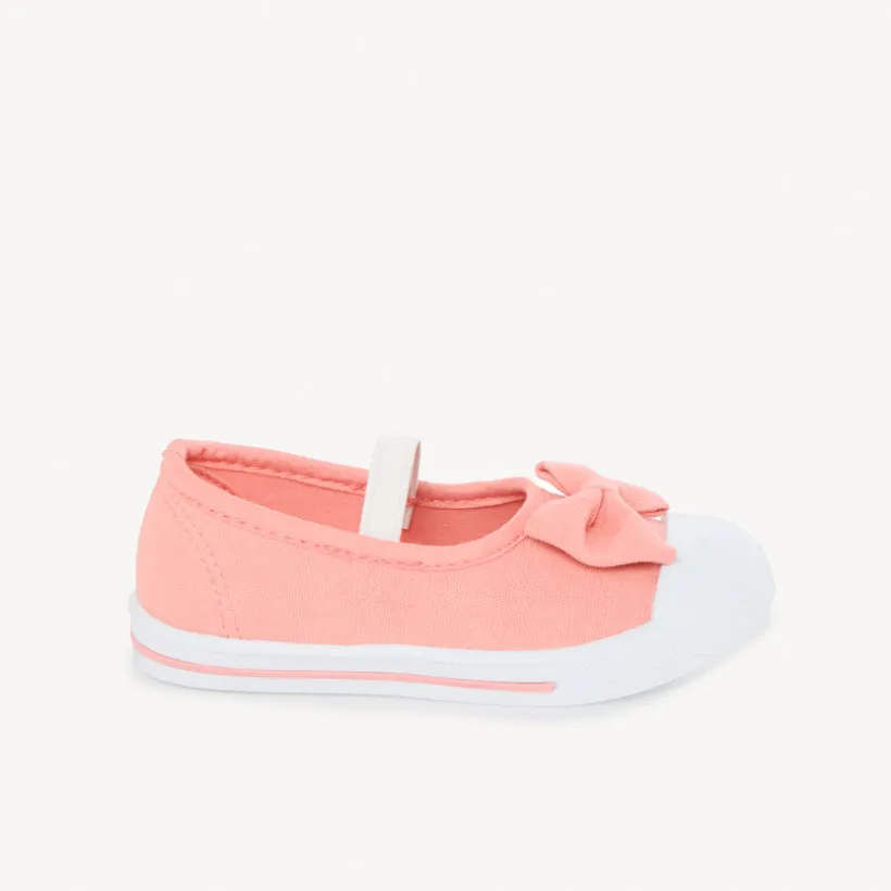 Lichtroze canvas babyschoentjes met strik en elastische band meisjes