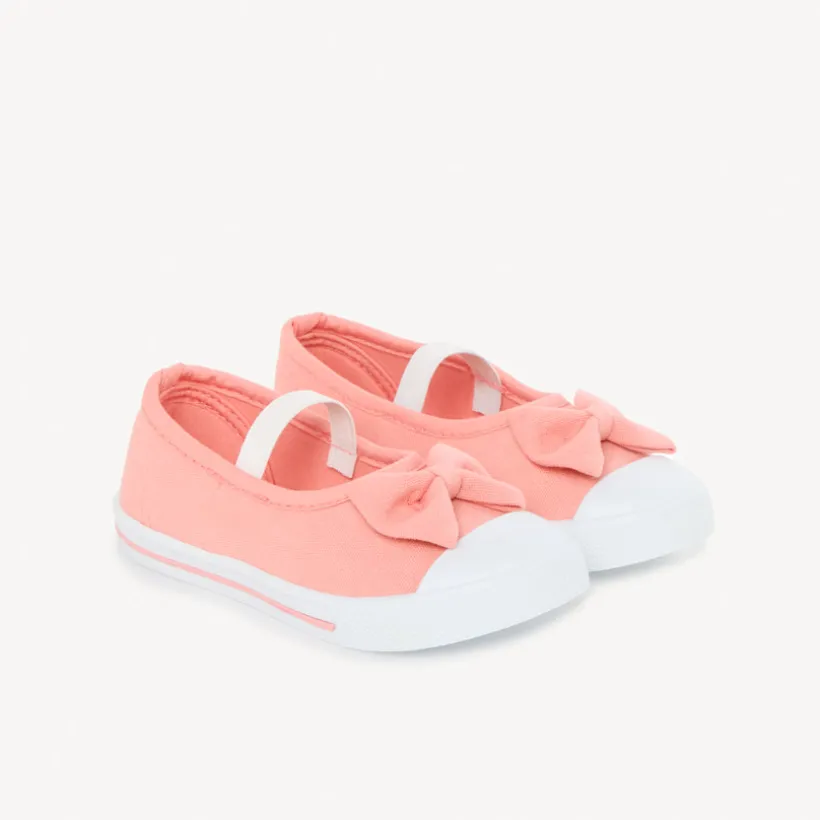 Lichtroze canvas babyschoentjes met strik en elastische band meisjes
