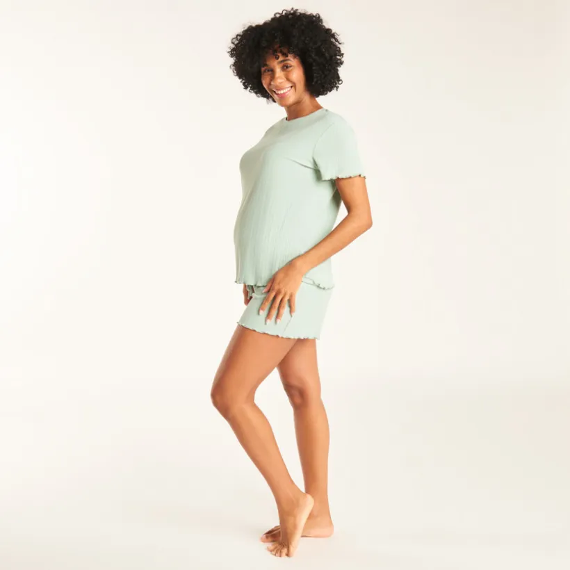 Loungewear set met korte mouwen t-shirt + short met zwangerschapsband.